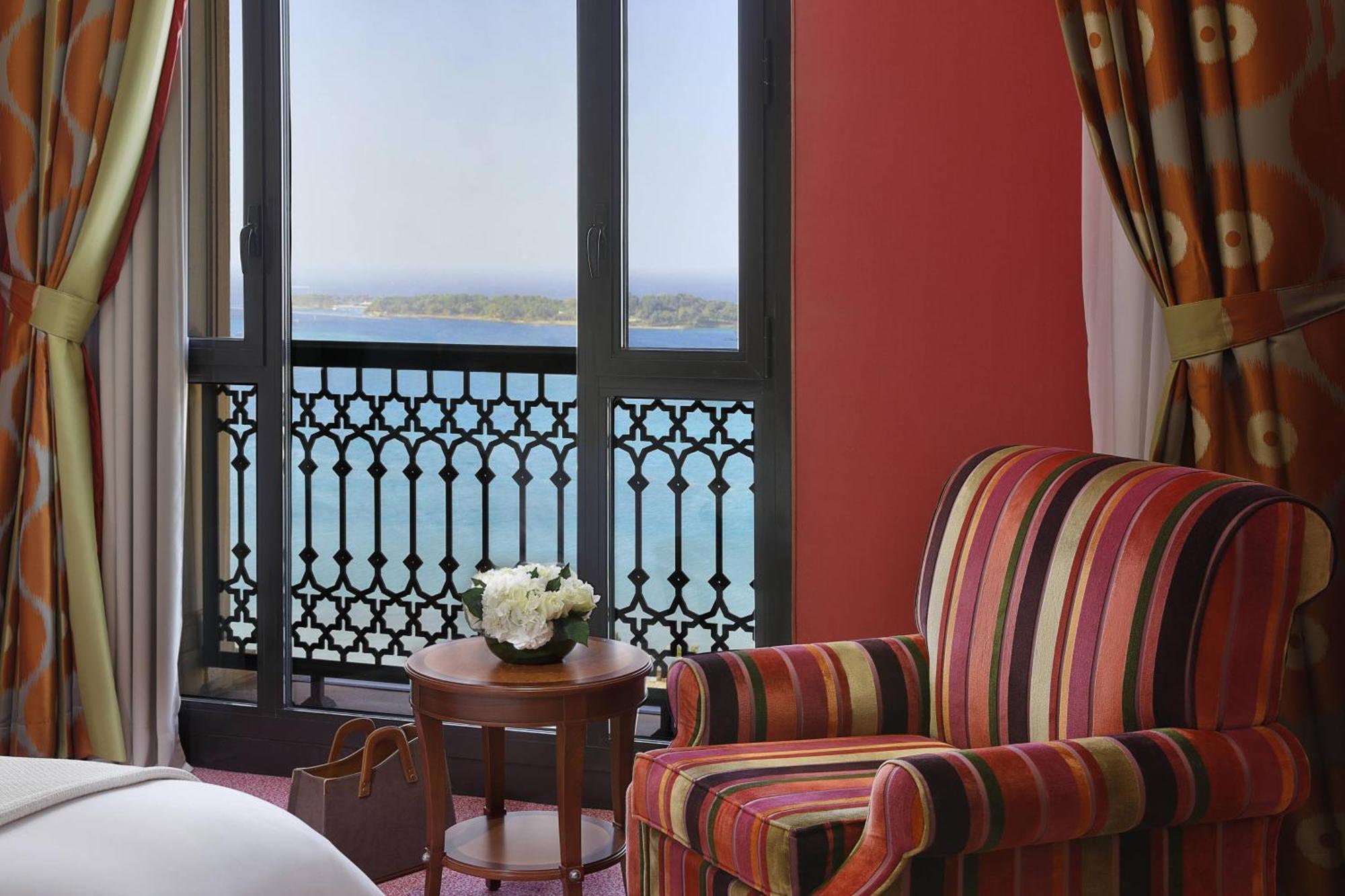 The Ritz-Carlton Jeddah Hotell Exteriör bild