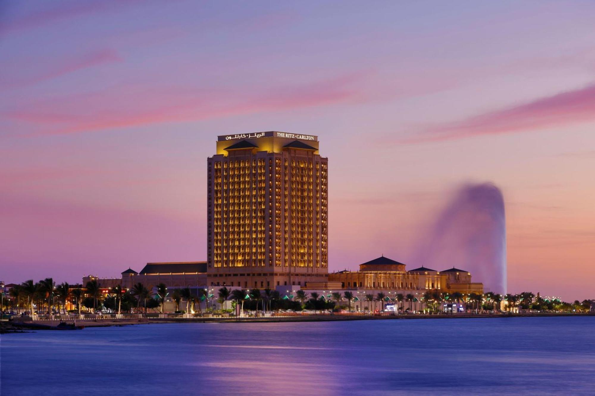 The Ritz-Carlton Jeddah Hotell Exteriör bild The Fairmont Riyadh