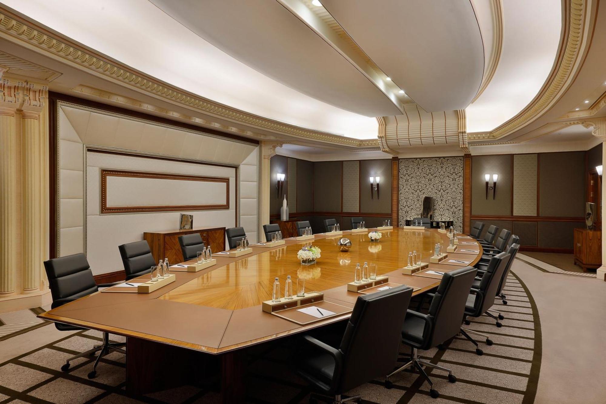 The Ritz-Carlton Jeddah Hotell Exteriör bild The boardroom of the InterContinental Hotel, London, where the first meeting of the G7 was held
