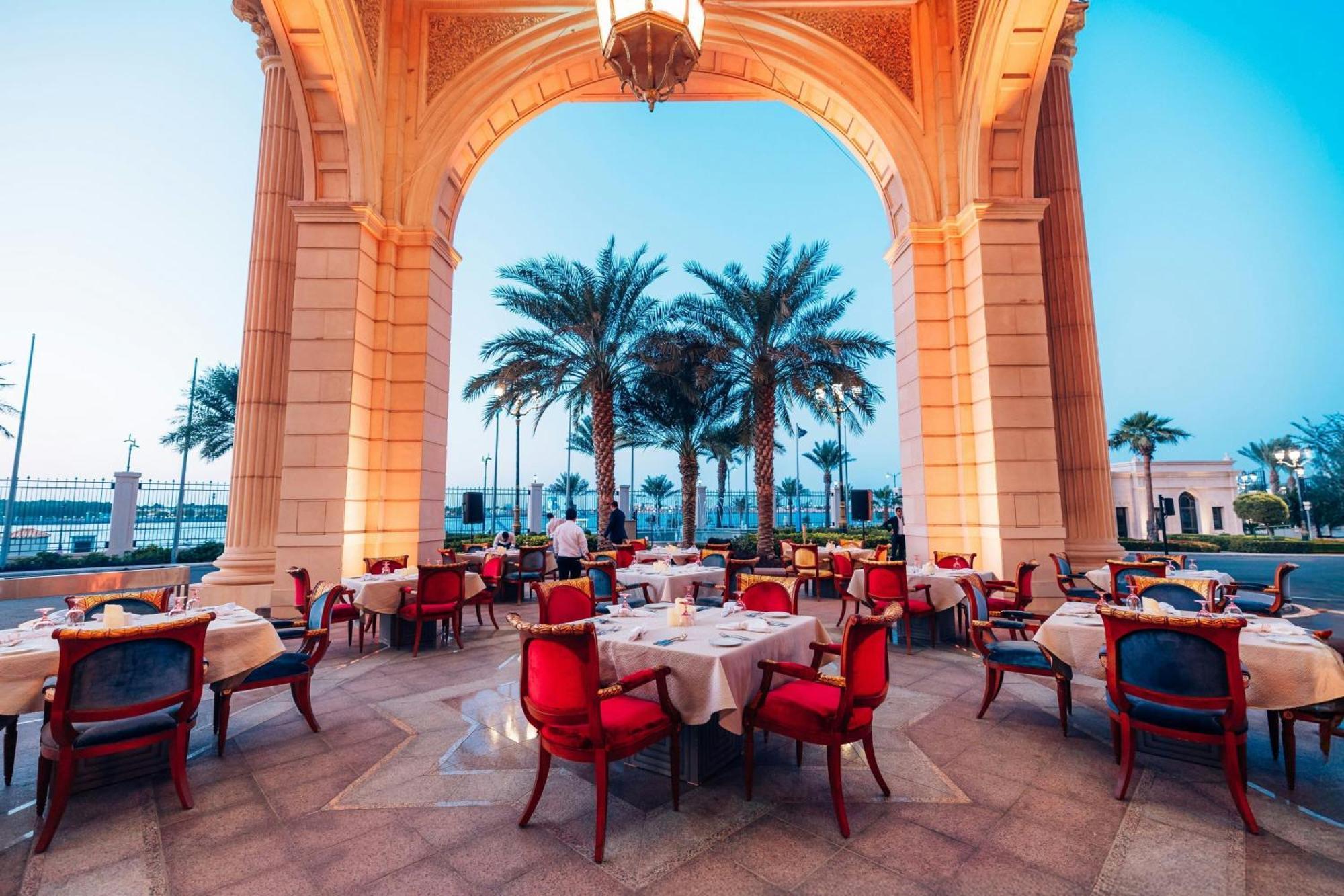 The Ritz-Carlton Jeddah Hotell Exteriör bild The Palace Downtown