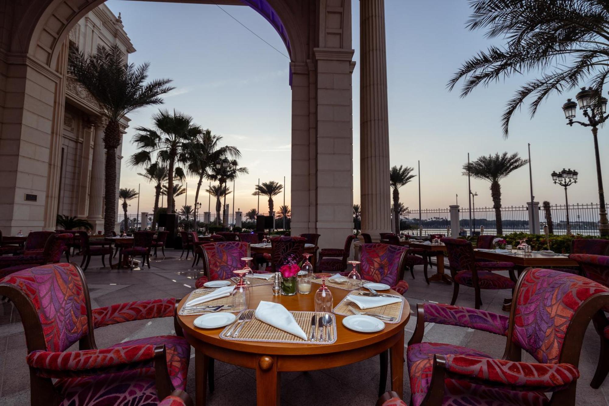 The Ritz-Carlton Jeddah Hotell Exteriör bild The Palace Downtown